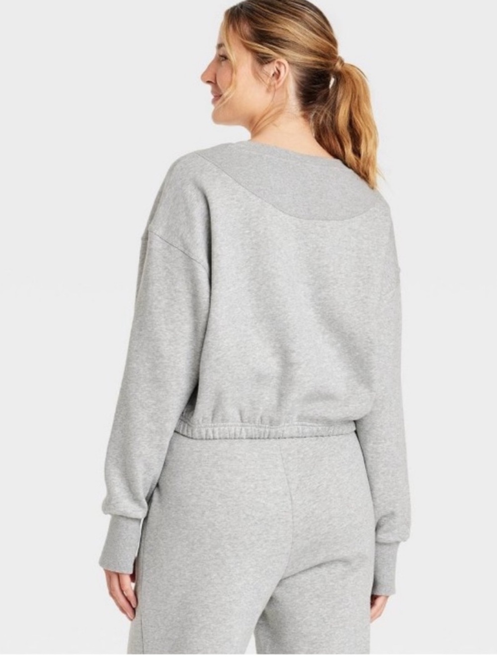 JoyLab WoMen’s Grey Crewneck Sweatshirt - Picture 3 of 9